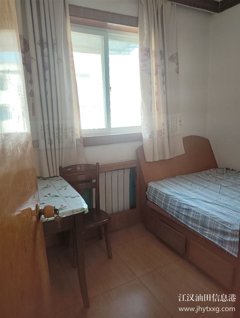 出售向阳建新小区4楼面积60平，总层5层，