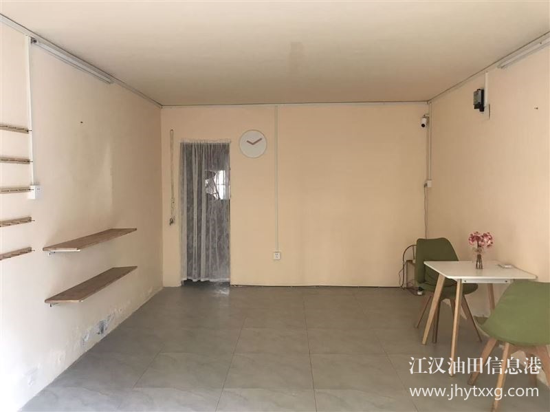 世纪苑车库门面出租