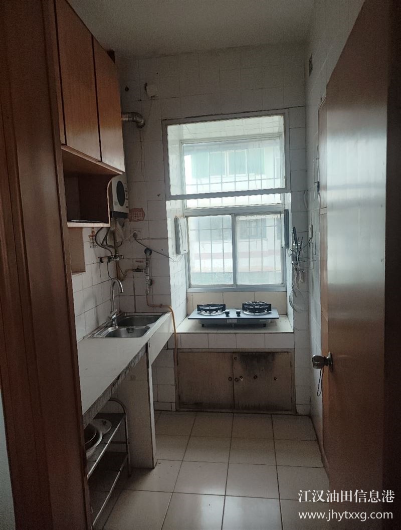 向阳向新小区4楼面积70平，