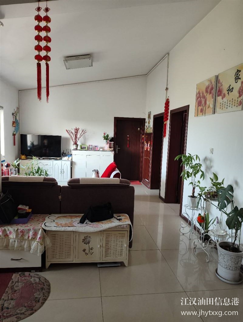 出售广华水杉花苑6楼面积95平，三室二厅，简装修
