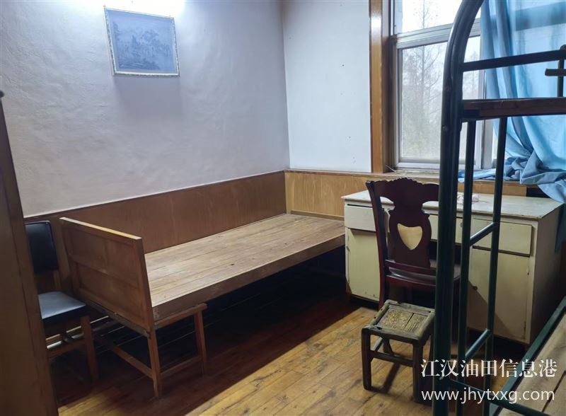 出售实验小学68栋   11.5万元